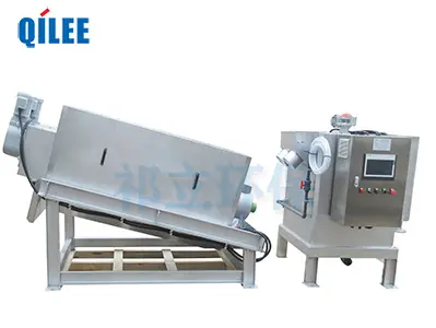 What are the advantages and maintenance of stacked screw sludge dehydrator?